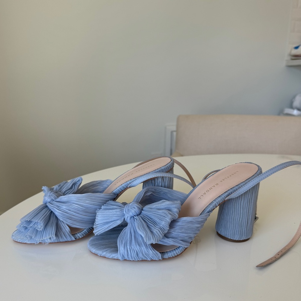 Loeffler Randal Camellia bow heels!!